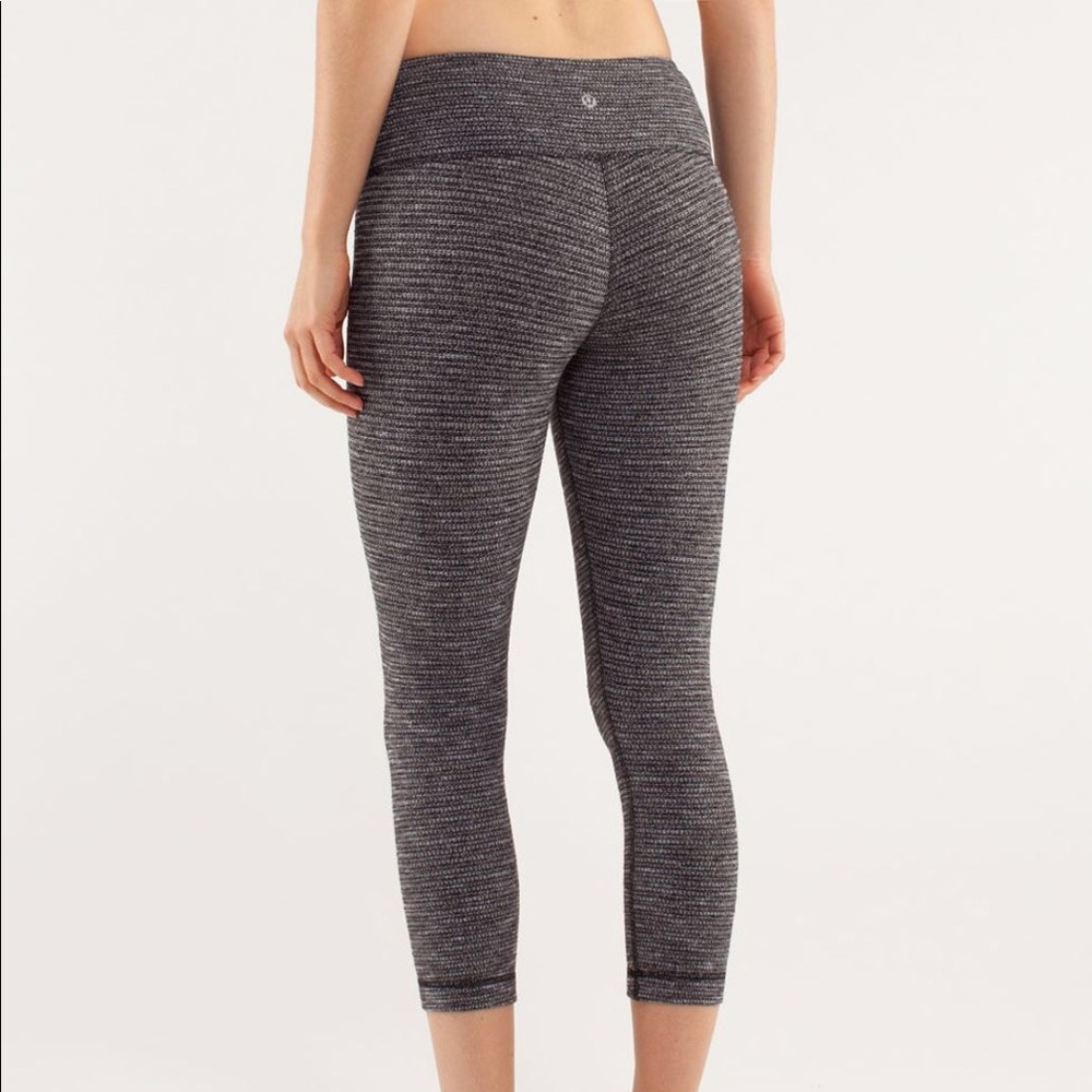 Lululemon Wunder Under Crop
Gray Coco Pique